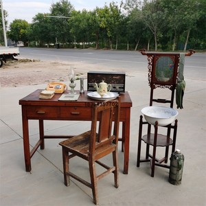 80年代老物件家具高低柜橱书桌盆架热水壶缝纫机三轮童车怀旧摆设