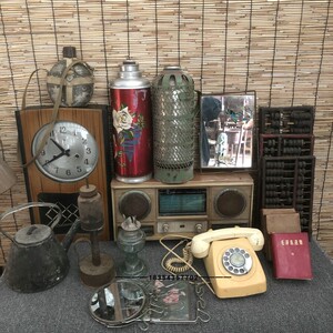 七十年代老物件挂钟老算盘老式收音机油灯老煤油灯知青怀旧摆设