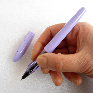 金豪中小学生正姿钢笔鲨鱼特细中细卡通可爱钢笔初学者练字包邮