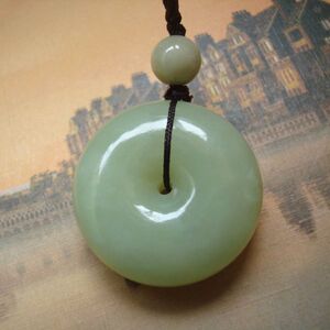 纯天然玉石和田玉岫岩黄白老玉男女平安扣怀古吊坠项链毛衣链百搭