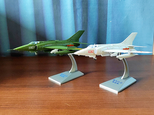 强5歼击机模型强五Q5战斗机老式飞机仿真合金模具收藏展示军绿色