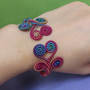 民族风彩线编织手镯手环舞蹈配饰纯手工古风情爱心款手环定制多色