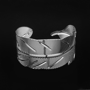 cornerstone1006淘宝使命柳生美子同款 百变帅气柔性 蛇形手链手环