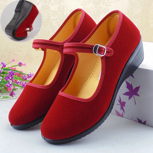 新款老北京布鞋酒红色妈妈舞蹈鞋方口一代女单鞋坡跟聚氨酯软底鞋