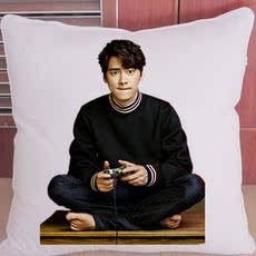 美女抱枕 真人_美女抱枕 真人