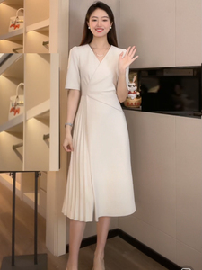 夏季新款2023年韩版时尚修身显瘦收腰气质名媛V领百褶女士连衣裙