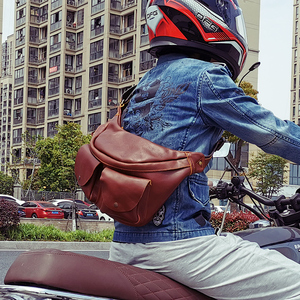 akarmy 摩托车斜挎包骑行胸包牛皮背包真皮大容量机车斜肩骑士包