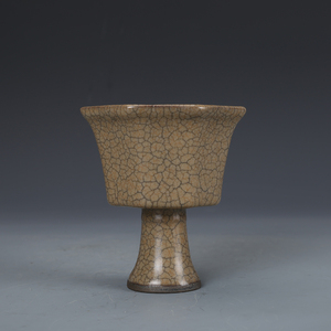 哥窑八方杯高足