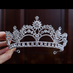 奢华温柔水钻银色大皇冠新娘摄影跟妆高档闪钻王冠发饰生日头冠