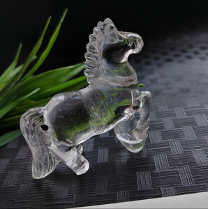天然生肖马水晶摆件 雕刻马到成功精美白水晶马家居办公小摆饰