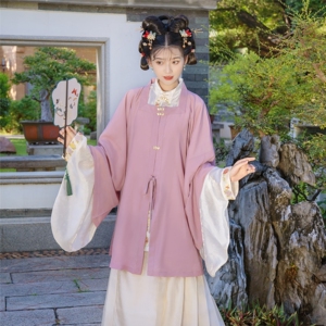 云出岫原创汉服明制纯色方领对襟半袖短衫汉服女装春夏秋冬非古装