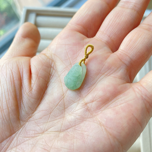 原矿天然南阳翡翠独山玉高冰绿欢喜佛公弥乐佛小滴溜挂件吊坠卡子