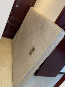 位置天津南开区卧龙北里,梦乡牌,旧床垫1.5*2.0,因睡着