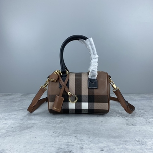 burberry 巴宝莉新款小号枕头包