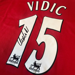 英超 曼联 06/07赛季 维迪奇 签名球衣