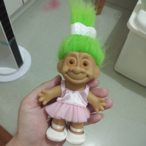 出全新中古巨魔娃娃troll doll稀有,头发顺滑,整体干