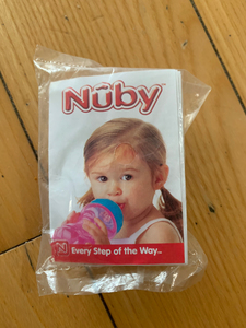 nuby安抚奶嘴夹子链全新，澳洲买来。