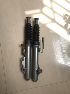 雅马哈摩托车凌鹰125配件前避震,前减震.30 33都有