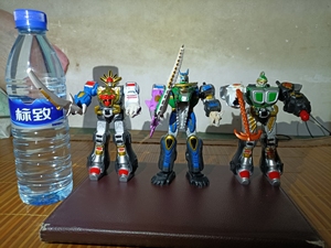 百兽战队鳄鱼王精灵王黑熊王白熊王银狼王