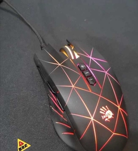 包邮特价专业电竞游戏吃鸡鼠标双飞燕血手q81.专业竞技游戏鼠