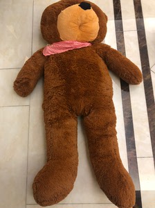 毛绒大熊,身长1.2米,买来就放柜子里了