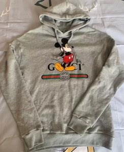 古驰/gucci 胸口logo米老鼠灰色卫衣