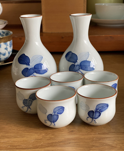 日本回流瓷器 日本有田烧幸山窑 小酒杯小花瓶 两壶五杯 青花