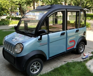 福聚电动四轮车