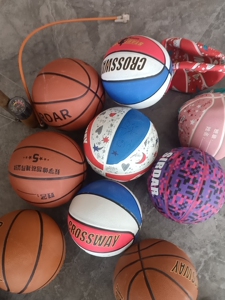 克罗斯威篮球,全新当二手卖,十五元一个,下单就是两个包邮,不