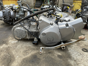 二手五羊本田弯梁摩托车卧缸125发动机锋影凯影wy125-s