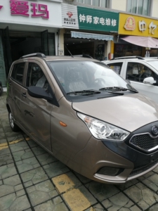 富路金骏马三轮车,奇瑞600双缸发动机,可以上牌照,带原车空