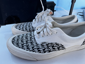 vans fog半印 上脚个位数 看鞋底能看出来很新 真硫化