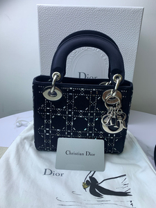 迪奥dior 黑色缎面水钻三格戴妃包成色几乎全新 背过两次