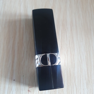 迪奥烈焰蓝金口红 814 就用过两三次 是枫叶杏色 超级适合