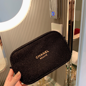 chanel香奈儿专柜vip赠品化妆包.全网独有礼盒包装 .