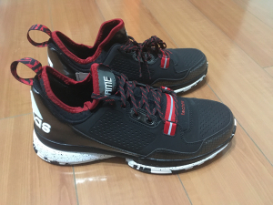 adidas lillard 1 阿迪达斯利拉德1代篮球鞋