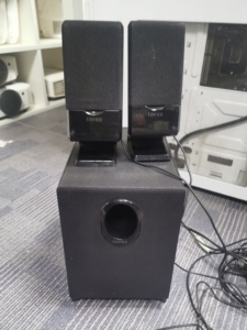 漫步者r101v,二手音响.青岛本地自取,外地不包邮发京东到