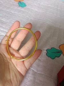 乾昌珠宝999黄金手镯买时435一克30克一万五千多!旧