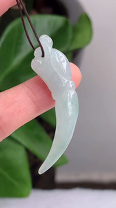 手机实拍 天然a货翡翠 g 997 浅绿狼牙吊坠 玉质细腻