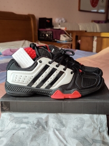 击剑鞋阿迪达斯伦敦