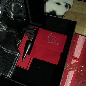 萝卜丁cl 女王权杖黑管口红 含包装盒 镜子正品 限定版礼盒