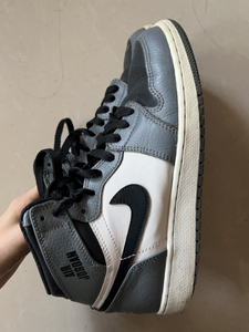 aj1消失的伯爵