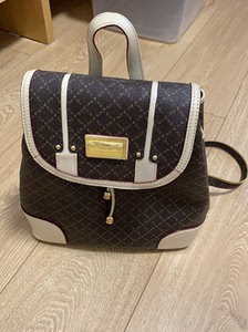 铁塔女包艾菲尔