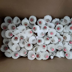 二手红超羽毛球 9成新