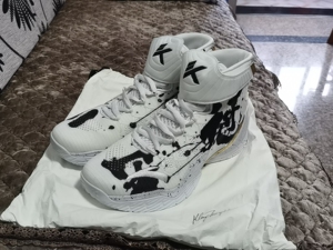 kt3勇冠三军44.5,安踏汤普森3代夺冠配色,氧化情况如图