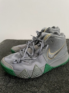 欧文4球鞋凯尔特人42码 成色如图鞋底磨损不大鞋帮轻微破损已