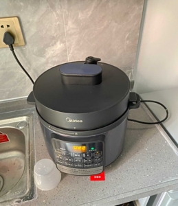 美的电压力锅4升大屏家用多功能智能预约高压锅电饭煲全自动正品