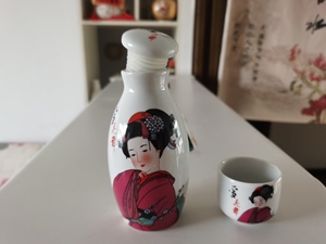 日式清酒阔神雪飞舞仕女图日本味酒壶带酒杯小瓶带酒具.曾经去外