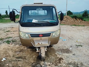 金马王子三轮车,14年八月的车,汽油四缸,跑了两万多公里,斗
