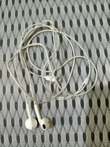 苹果8二手耳机